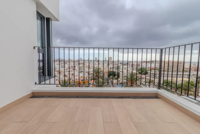 Piso de 2 dormitorios con vistas a la ciudad - foto 3