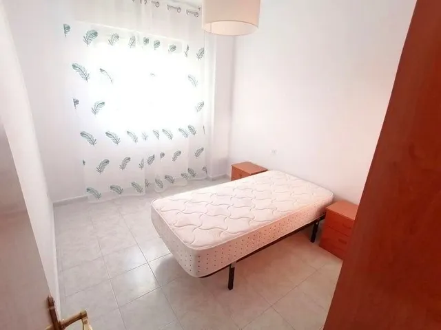 Piso de 4 Dormitorio y 2 Baños - Garaje coche y moto Opcional — 18
