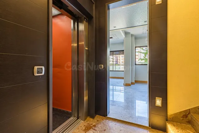 Amplio piso en venta junto a Gran Vía, Plaza Santa Isabel. - foto 3