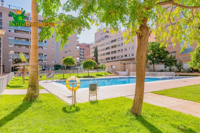 Ático duplex con terraza de 61 m2, plaza de aparcamiento, trastero, piscina comunitaria, padel - PTS. — 34