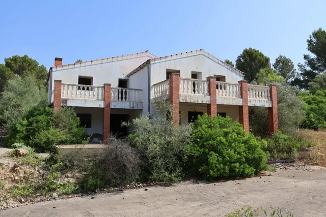 MASIA CON TERRENO, CON VISTAS CERCA DE VALL DALBA — 23