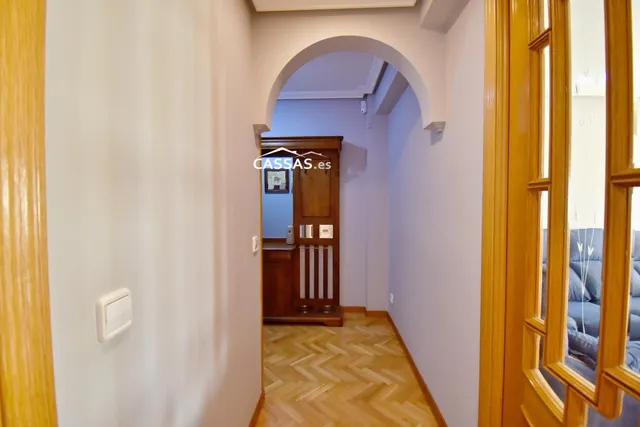 ZONA CENTRO-  Piso de 3 dormitorios y terraza. Ascensor. — 48