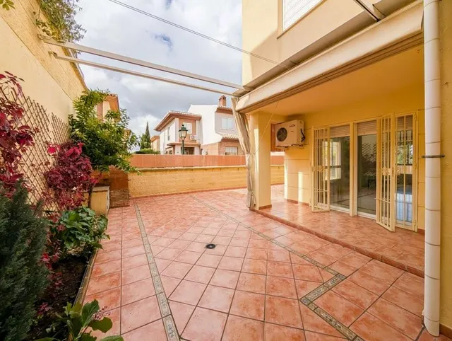 Exclusiva Residencia Unifamiliar en Cájar: Haciendo esquina. Espacio, Calidad y Bienestar para su Familia — 27
