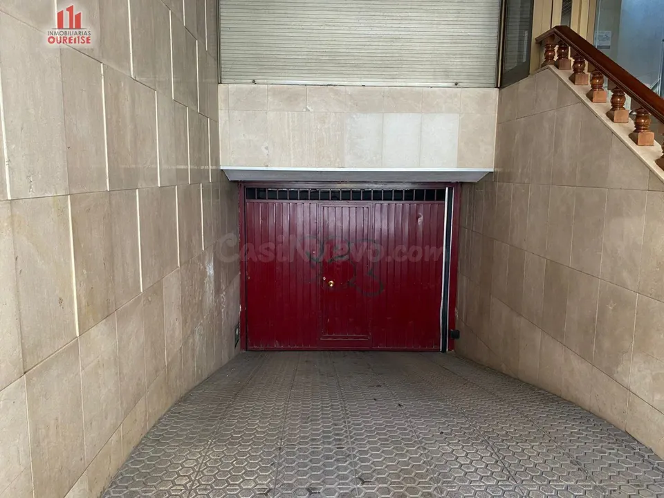 Amplia plaza de garaje cerrada en la zona del couto