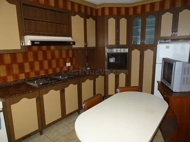 SE VENDE EDIFICIO CON DOS PISOS Y UN LOCAL COMERCIAL EN EL C - foto 3