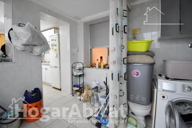 MUY AMPLIO CON 5 DORMITORIOS Y TERRAZA EN CENTRO — 38