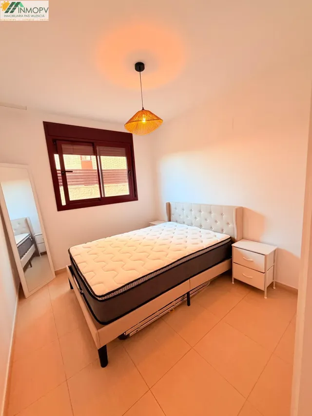 APARTAMENTO ESQUINERO EN PLANTA BAJA CON 2 DORMITORIOS, PISCINA, PARKING Y TRASTERO CERCA DE LA PLAYA — 10