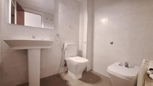 Piso SIN AMUEBLAR de 4 dormitorios, dos baños y plaza de garaje en la Calle Puerta Nueva — 14