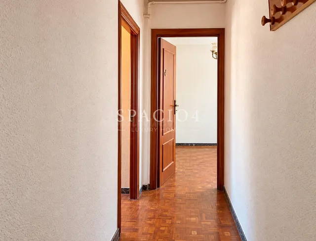 Piso en venta para reformar en Valladolid con terraza y 3 do - foto 5