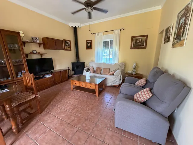 AMPLIA PARCELA RÚSTICA CON CASITA Y ZONA DE HUERTO!! — 13