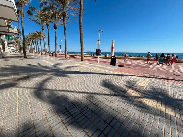 INCREIBLE PISO FRENTE AL MAR — 32