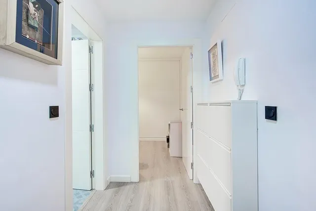 Exclusivo ático dúplex reformado con magnífica terraza en esquina, ascensor y garaje — 11