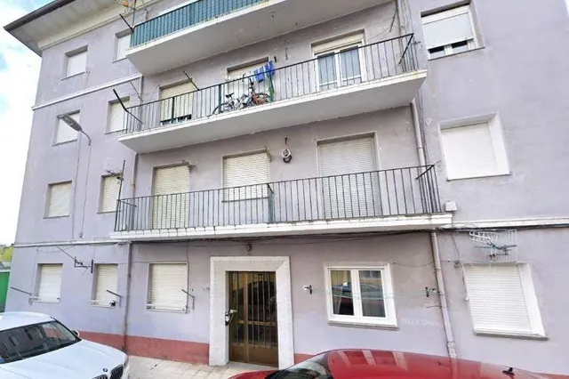 SE VENDE piso OKUPA en C Santo Domingo 47 de Torrelavega - foto 3
