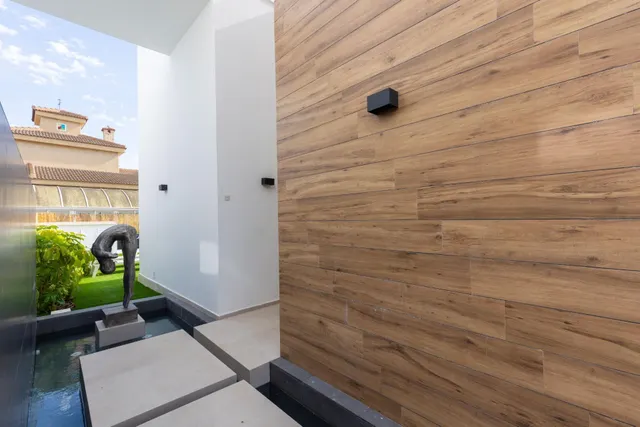 GRAN VILLA EN TORREVEIJA: 3 HAB, 3 BAÑOS — 25