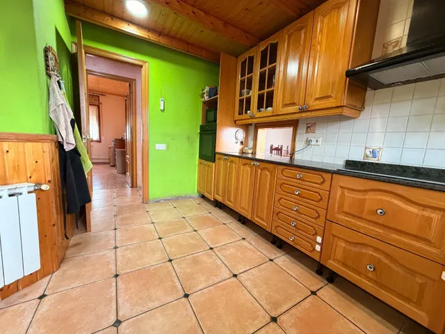 Vivienda unifamiliar. 5 habitaciones dobles. garaje. piscina. — 20