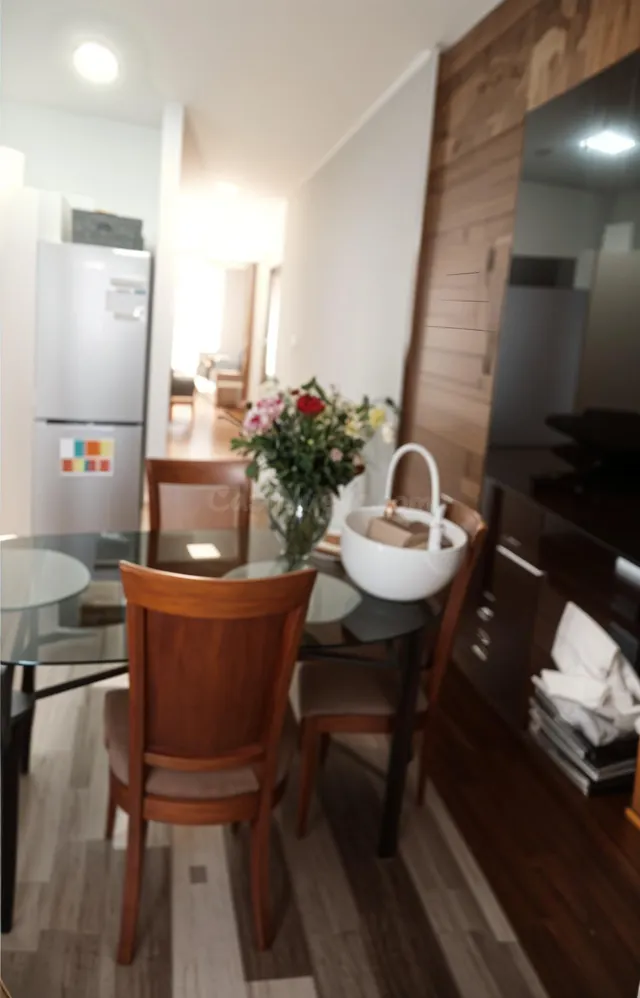 Tres habitaciones y espacios abiertos en una zona con vida r - foto 3
