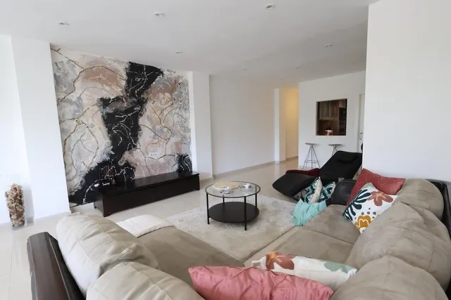 Torrevieja Avda de la Libertad, apartamento en planta 1ª frente al nuevo centro comercial del puerto — 7
