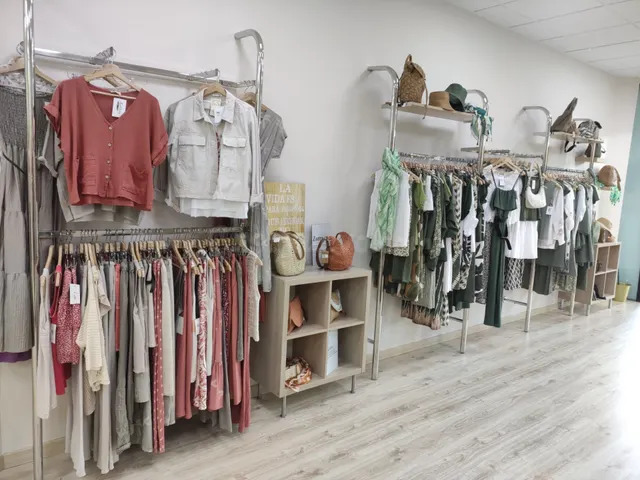 Traspaso de tienda de ropa en Rivas-Vaciamadrid - foto 5