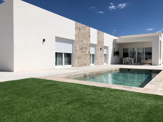 Villas de nueva construcción a medida en La Romana (Alicante): amplias viviendas en un entorno natural — 19