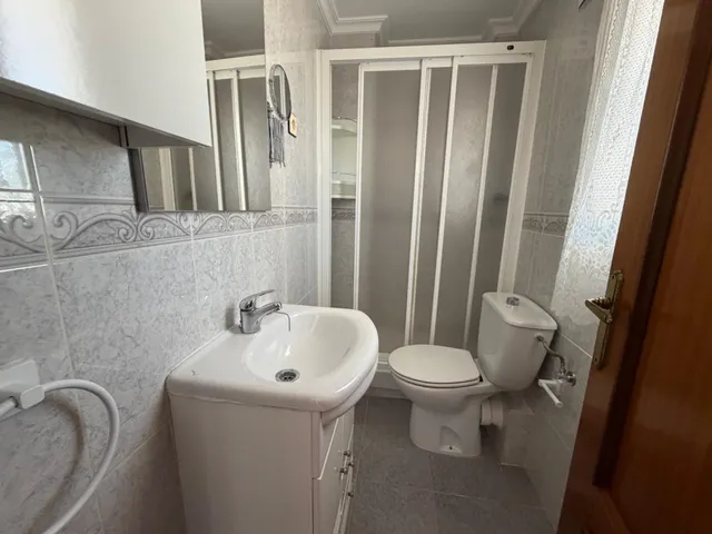 URBAMAR ALQUILA: Exclusivo Ático-Dúplex con Gran Terraza y Vistas a las Torres en Madrid — 15