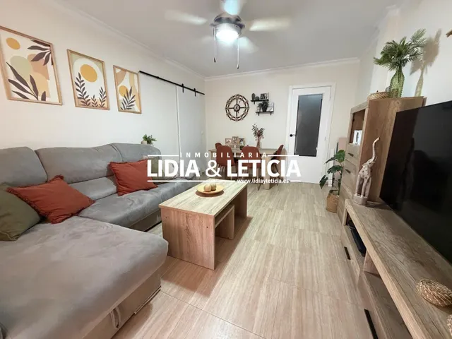 Piso reformado en primera planta — 2