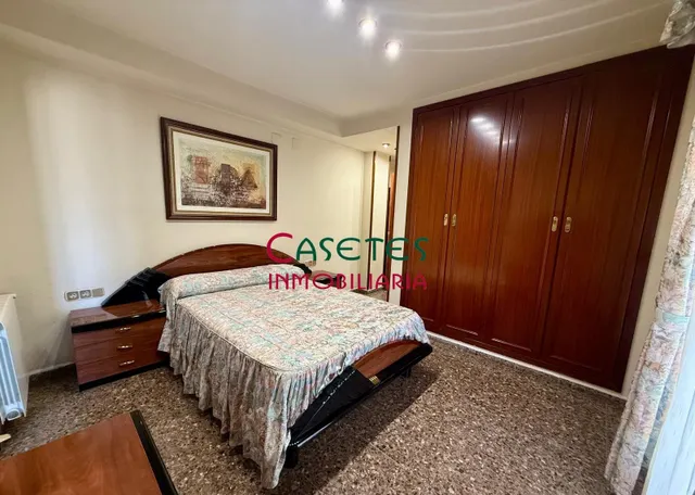 AMPLIA VIVIENDA CON PLAZA GARAJE DOBLE-CERRADA. — 19
