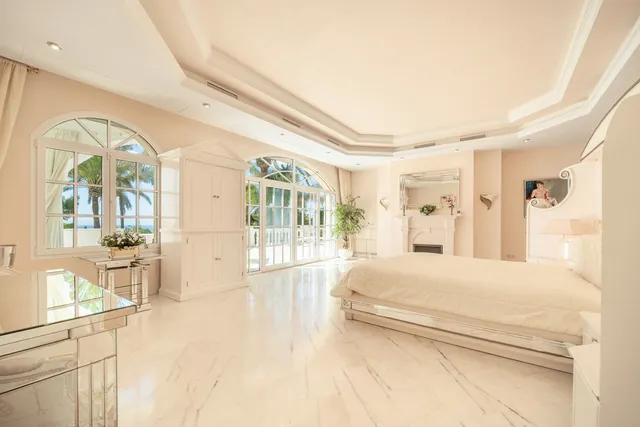 Chalet 14 habitaciones 2100m² en venta - Marbella — 46