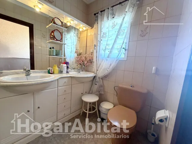 CHALET CON PISCINA, GARAJE Y TERRAZA — 44