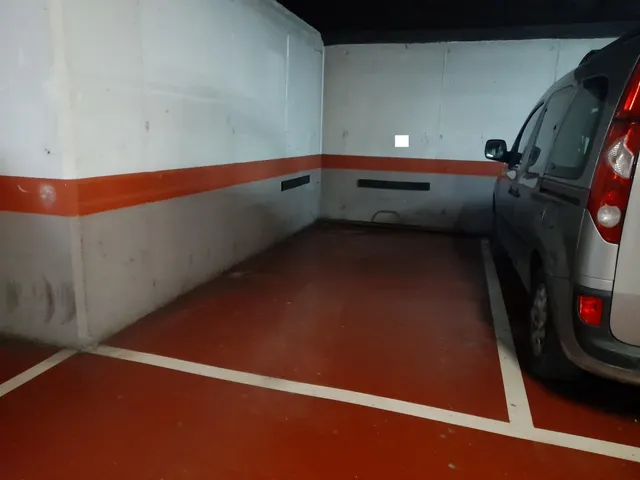 Plaza de Parking en la Plaça Granollers de Mataró — 2