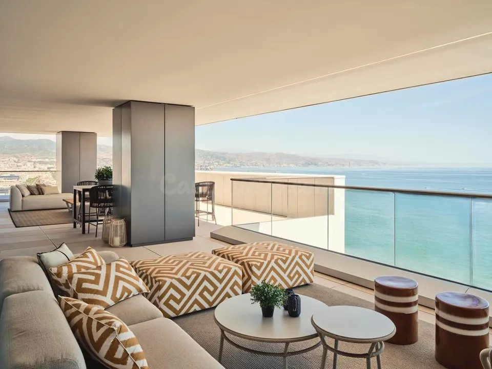 ESPECTACULAR OBRA NUEVA DE LUJO EN 1ª LÍNEA DE PLAYA EN MÁLAGA ESTE CON VISTAS AL MAR  !!!
