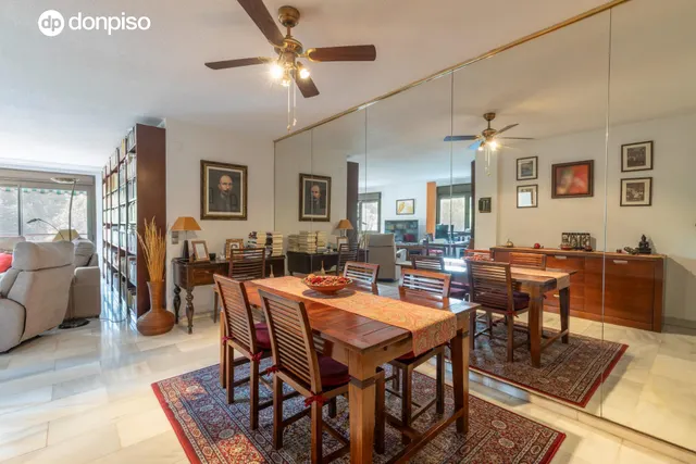 Exclusivo piso señorial con terraza en el Paseo del Salón (Cuesta de Escoriaza), con cochera y trastero. — 12