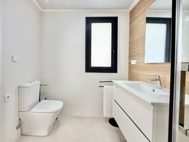 Moderno adosado en Cox con piscina y terraza privada — 11