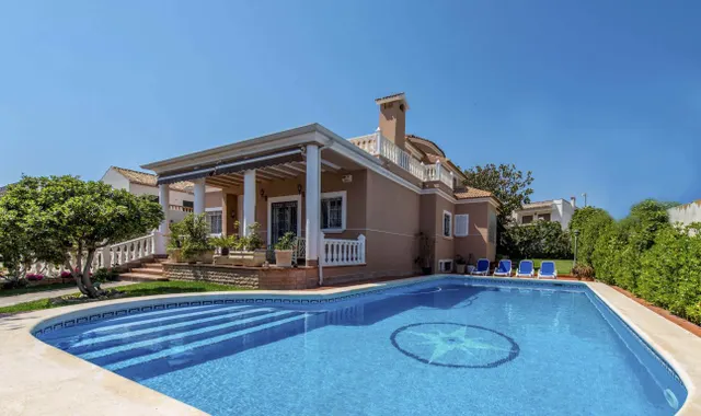 VILLA DE LUJO PLAYA DE LA MATA. URBANIZACION PRIVADA — 3