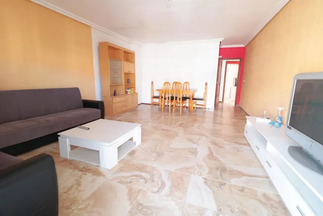 AMPLIO APARTAMENTO JUNTO A LA PLAYA — 2