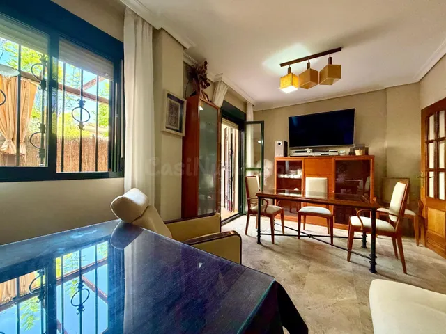BAJO DE 3 DORMITORIOS CON TERRAZA DE 25 M2, PATIO, GARAJE, T - foto 2