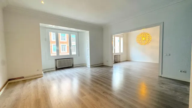 Piso Señorial en Balmes con  Doble Orientación — 47