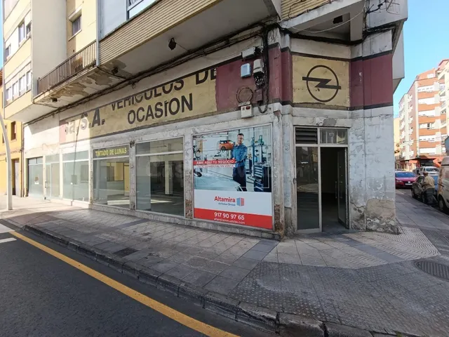 Local Comercial en el Centro de Sama – 305 m2 con Vado y Gra