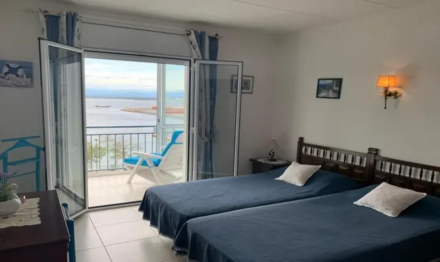 INCREIBLE ATICO CON VISTA MAR Y DELANTE PLAYA SEGOND MOLL EN ROSES — 22