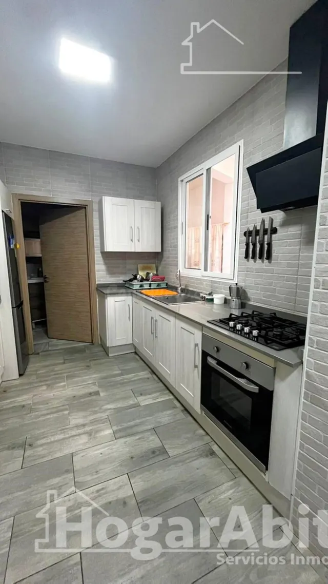 Amplitud y aire libre en esta espaciosa casa de pueblo refor - foto 2
