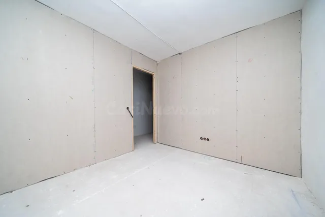 LOCAL DE 284 m2 EN ZONA CASTILLO DE BELLVER - foto 3