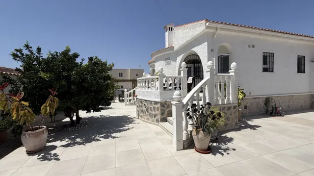 Villa 3 habitaciones 151m² en venta - La Siesta - El Salado - Torreta — 32