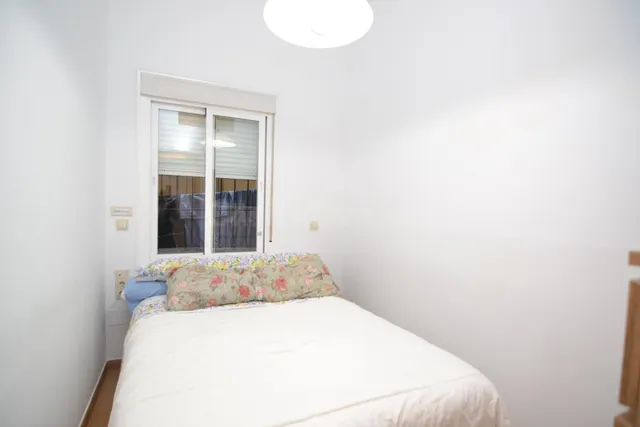Alquiler habitación en calle Hilarión eslava - foto 3