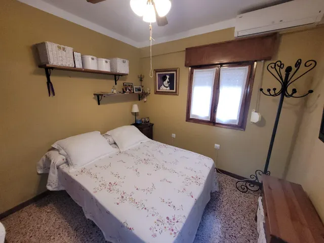 Impresionante Chalet con Amplio Terreno y Piscina en las Afueras de Zaragoza — 37
