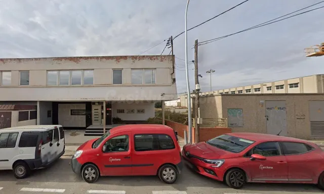 MARAVILLOSA NAVE INDUSTRIAL en Calle Artesans 11A de Valls (