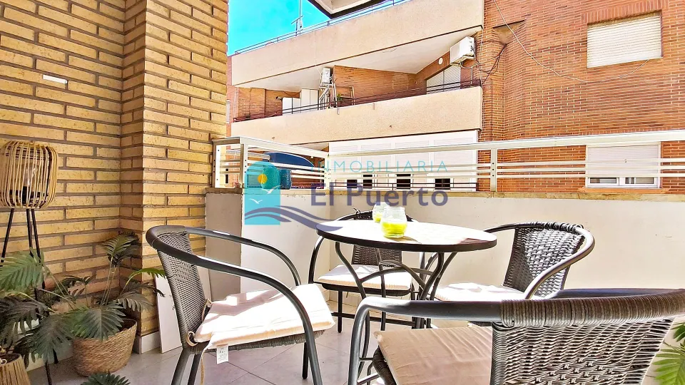 Apartamento con terraza y ascensor cerca de la playa – ref. 1873