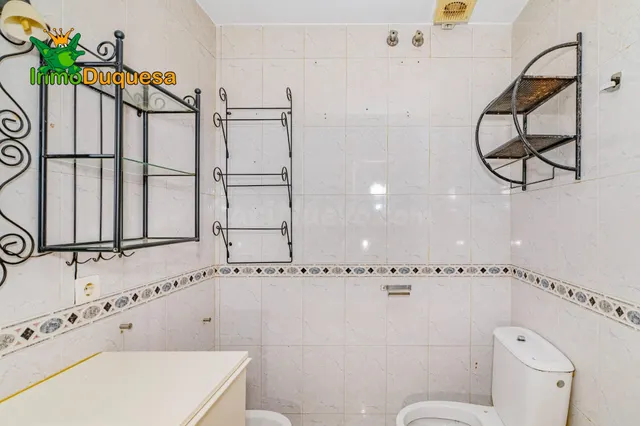 Piso de 3 Dorm. con PLAZA DE APARCAMIENTO (Sin ascensor) — 17