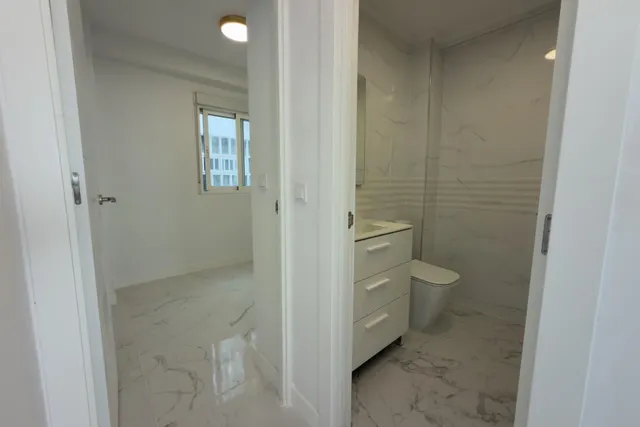 Piso completamente reformado – 3 habitaciones, y vistas parciales al mar — 14