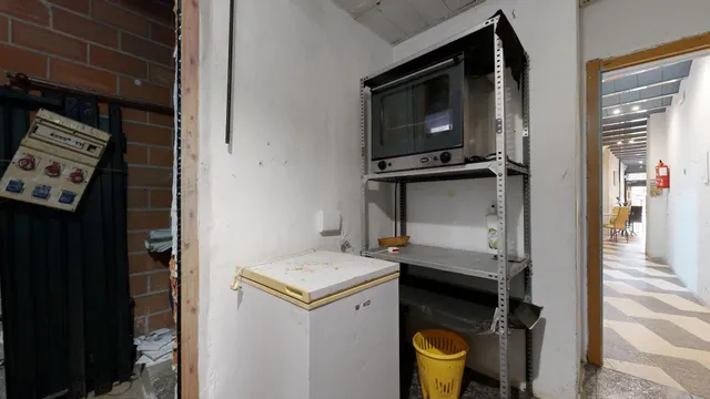 QUIERES VIVIR EN EL CENTRO DE BURRIANA Y TENER TU PROPIO NEGOCIO... — 25
