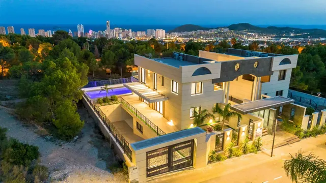 Se venden 2 maravillosas viviendas de obra nueva, zona Sierra Cortina- PRECIO NEGOCIABLE — 2