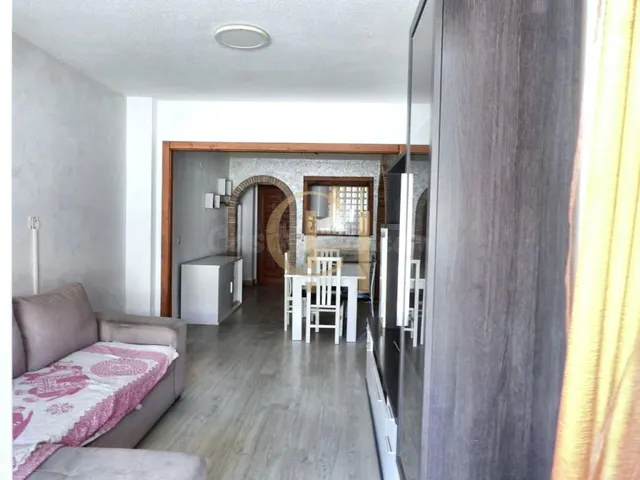 Piso con terraza en Calle Almoradí, Torrevieja — 5